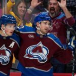 Avalanche notch 5th consecutive win