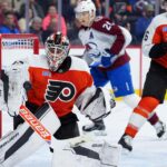 Makar scores 2 goals to lift Avalanche past Flyers 3-2